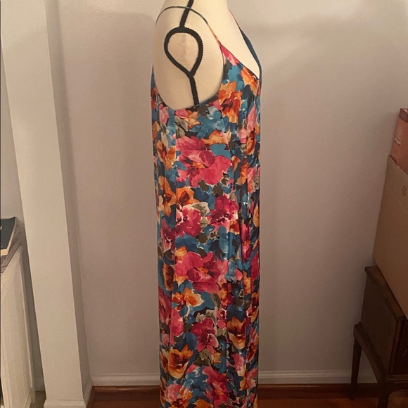 Nicole Miller size small floral maxi dress with a shelf bra - Picture 5 of 10